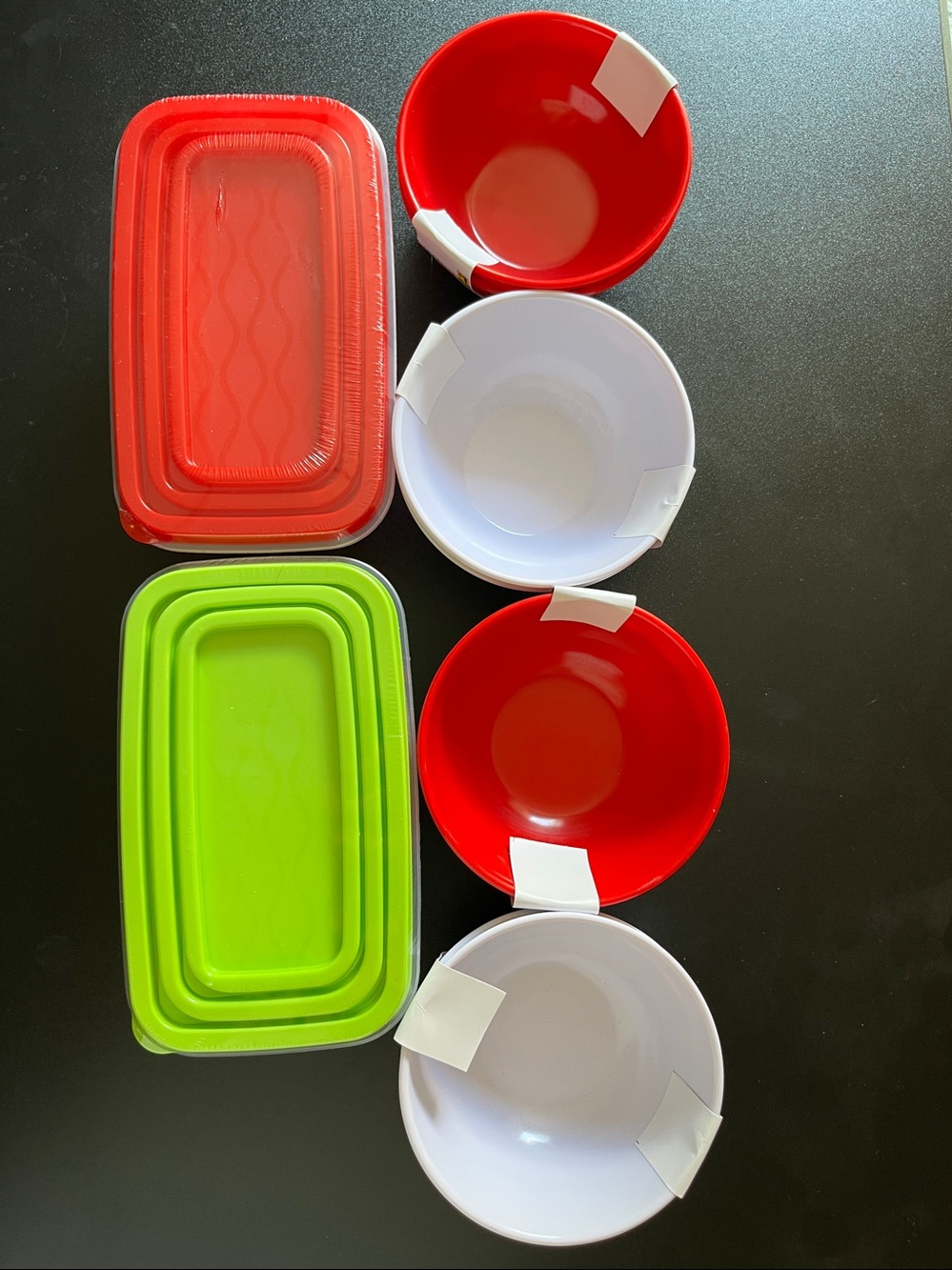 Set of 4 Red and White Plastic Mini Bowls & Containers Lids